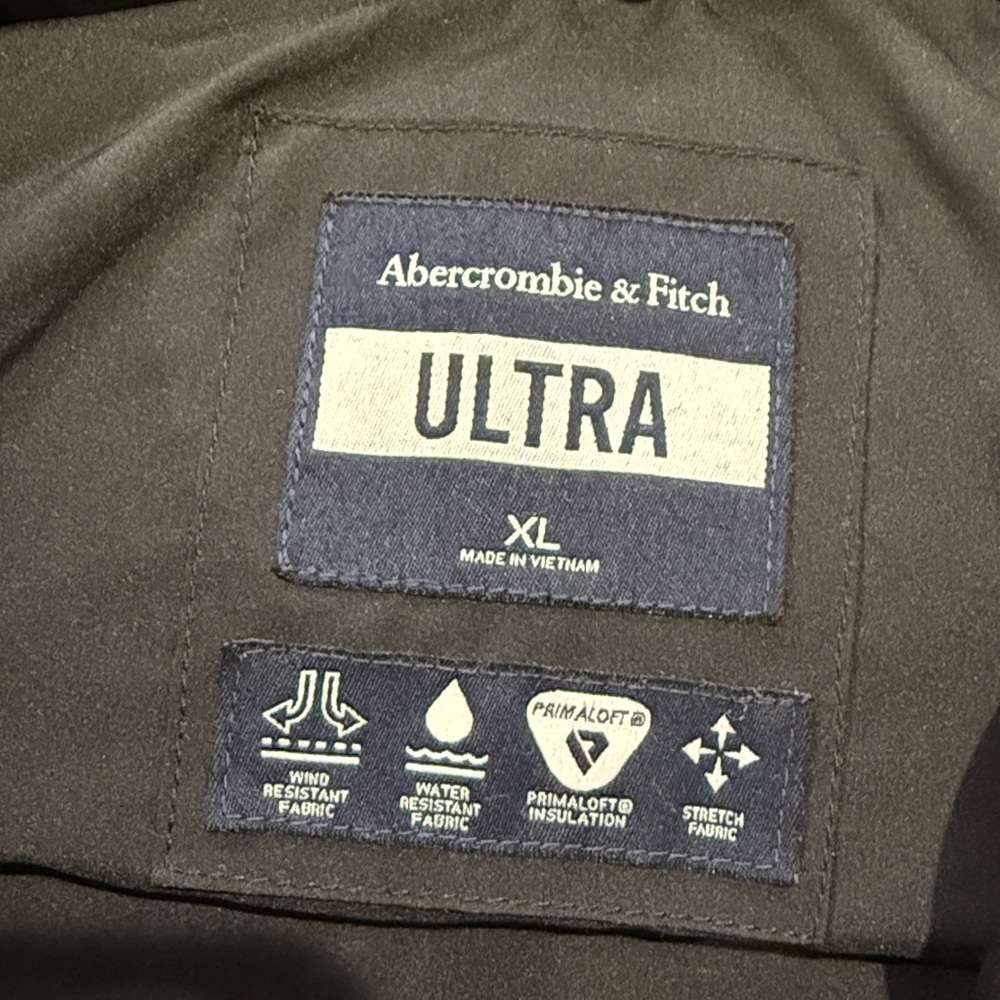 Abercrombie & Fitch Men's Black Quilted Vest - Picture 2 of 5